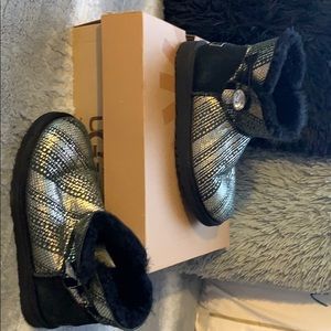 womens mini bailey button bling uggs
